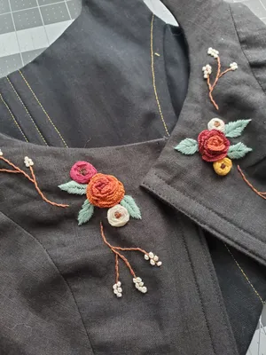 Black linen stays with 3d flower embroidery along the top edge